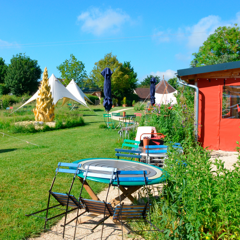 The Straw Kitchen Whichford Pottery